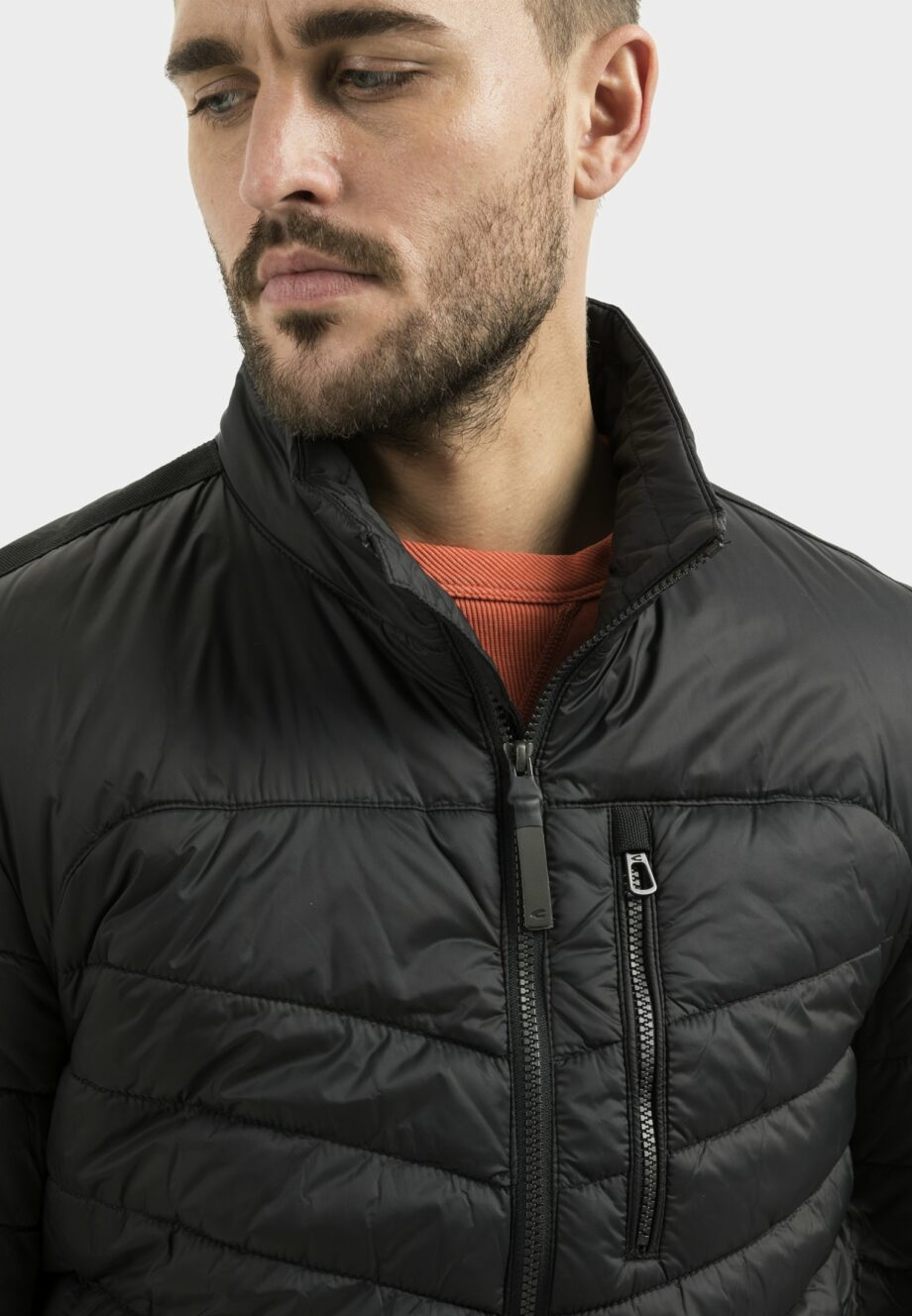 Camel active Steppjacke aus recyceltem Materialmix, charcoal