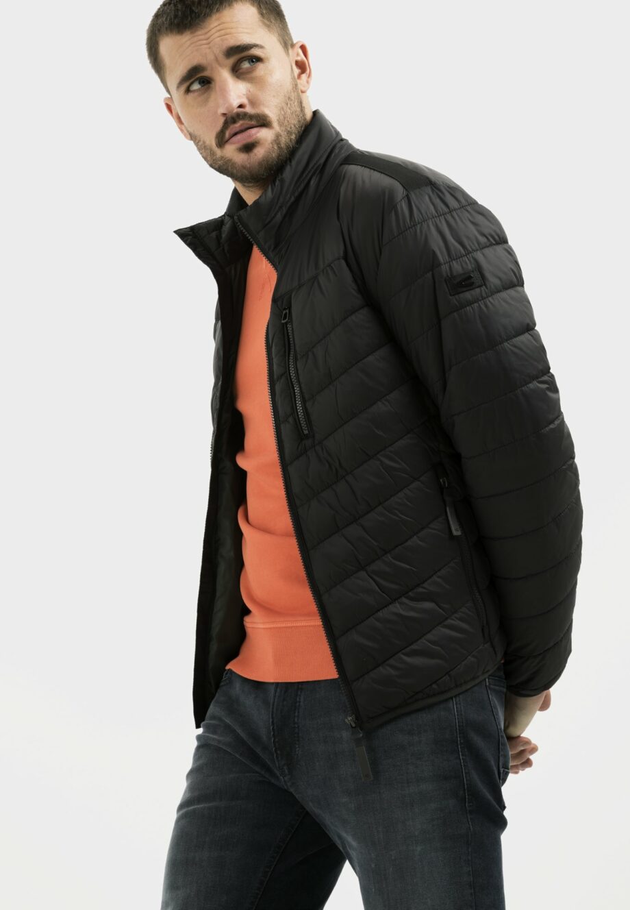 Camel active Steppjacke aus recyceltem Materialmix, charcoal