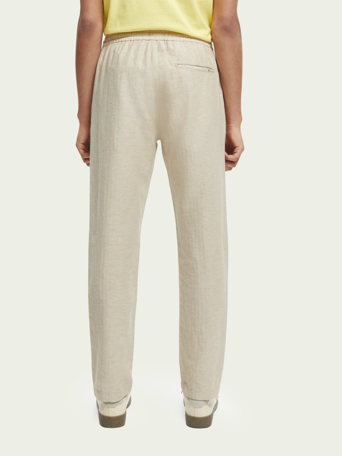 Scotch & Soda Warren Regular Straight Fit Jogginghose aus einer Leinenmischung, Sand Melange