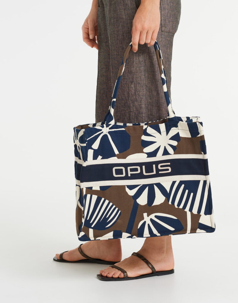 OPUS Alome Bag - Elegante Halbmond-Tasche In Weboptik