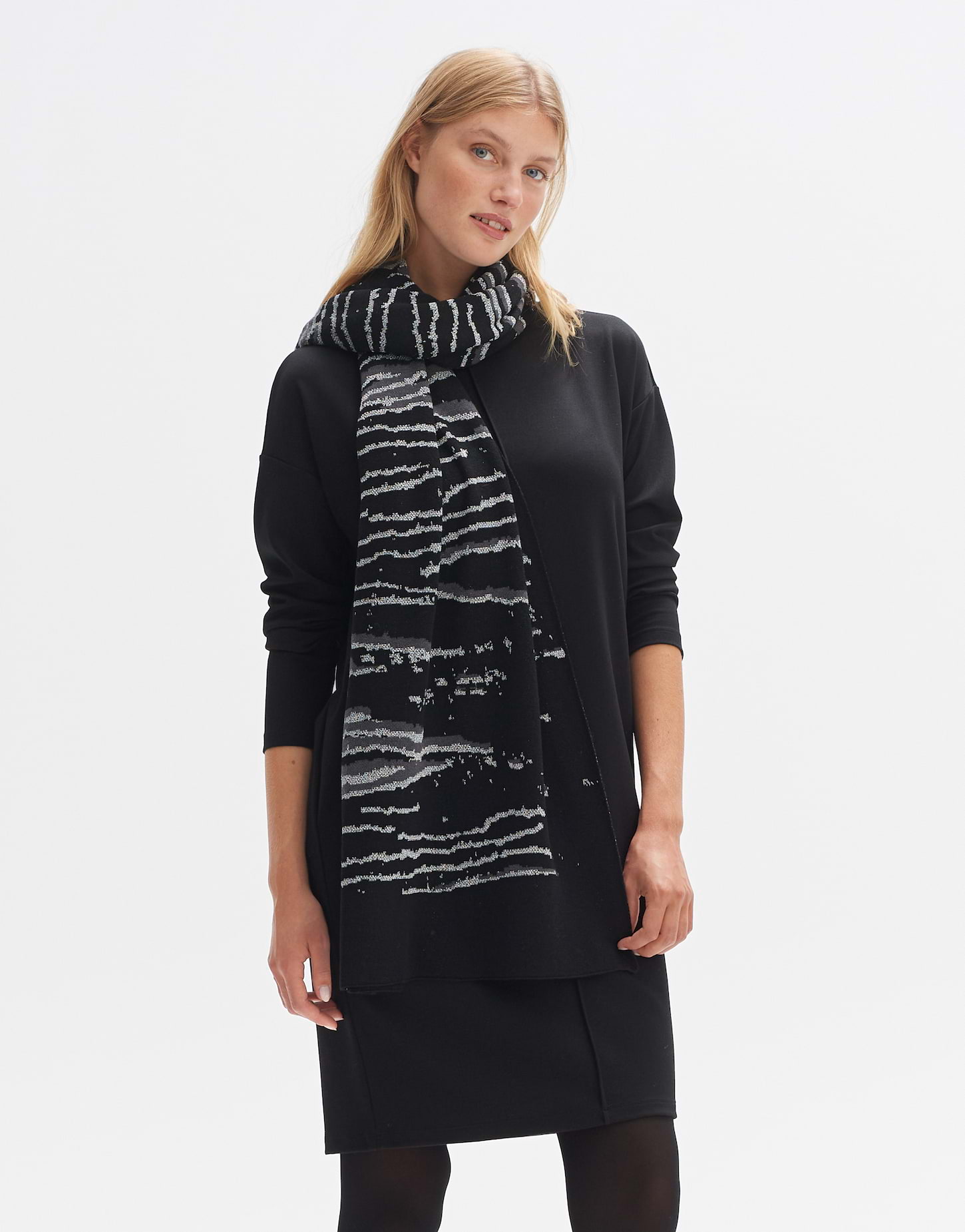 OPUS Strickschal Azebri aus Jacquard