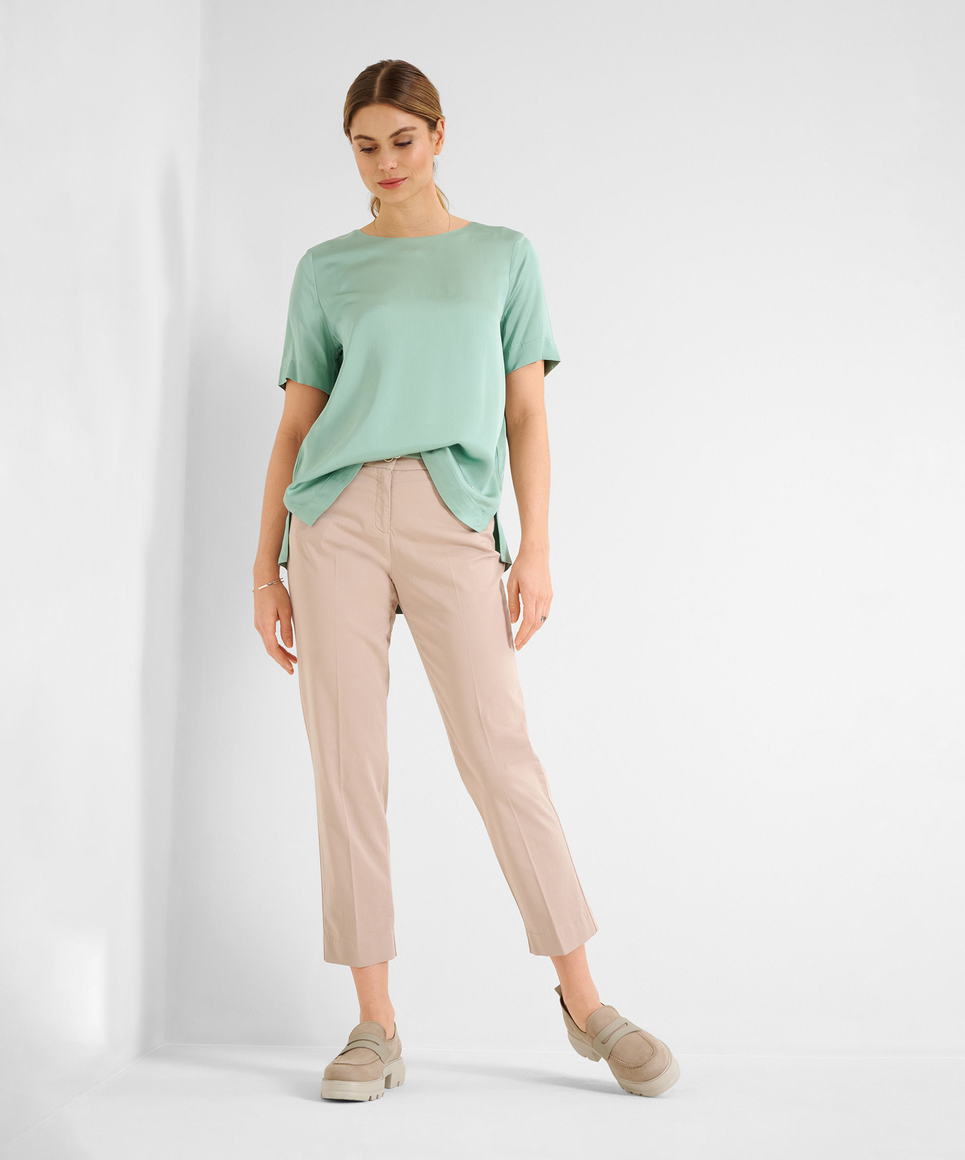 BRAX women Chinohose mit modernen Stylingdetails
REGULAR Style Mara S