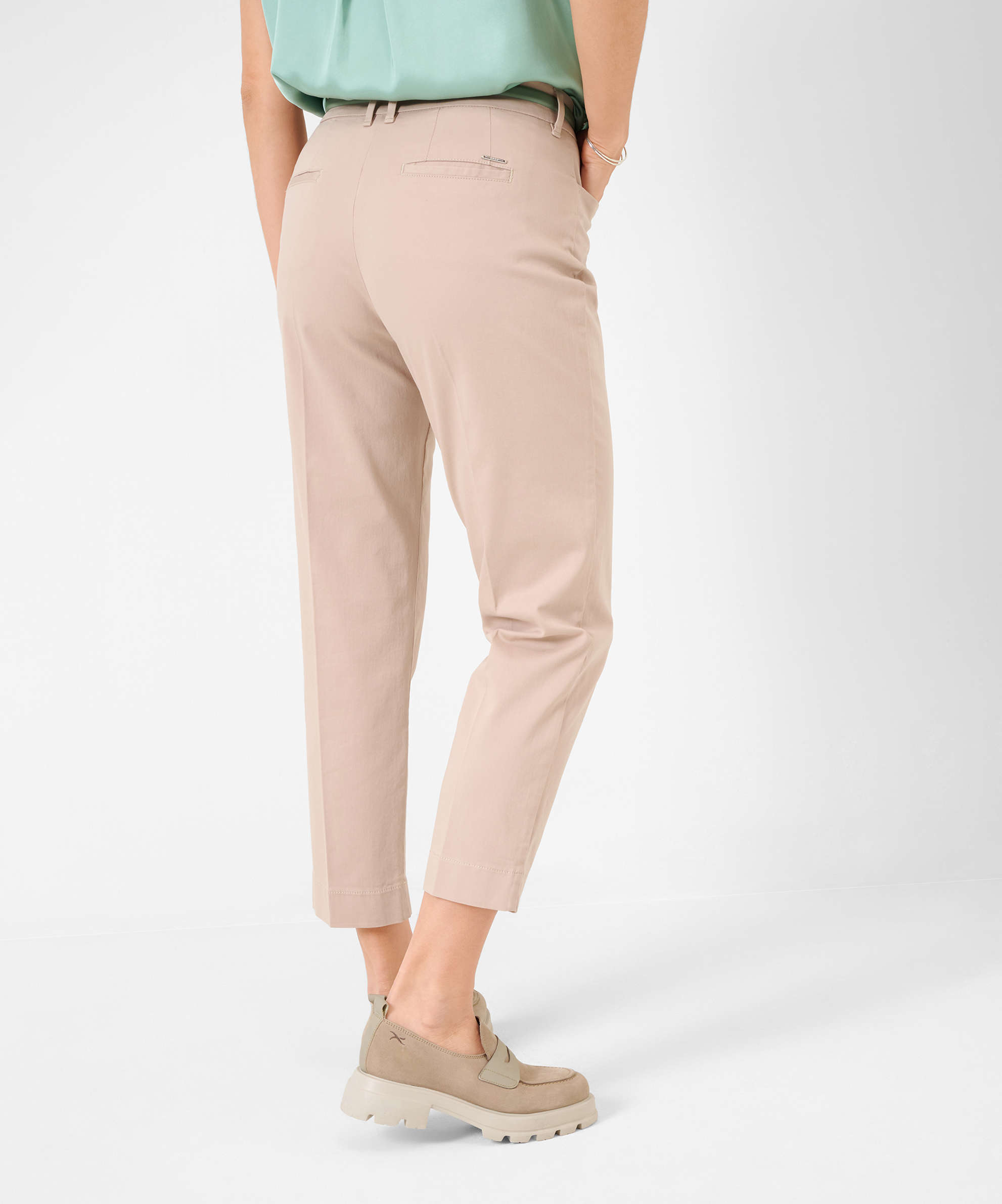 BRAX women Chinohose mit modernen Stylingdetails
REGULAR Style Mara S