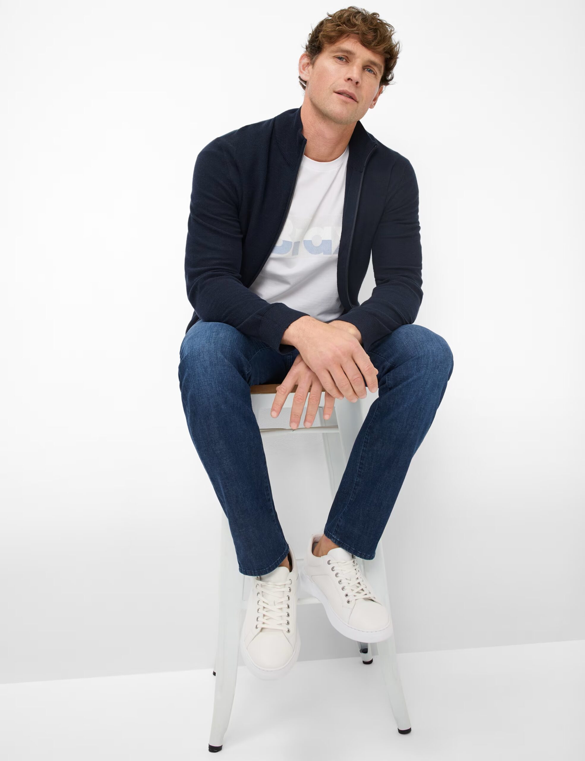 BRAX Ultralight Five-Pocket-Jeans im Straight Fit Style Cadiz