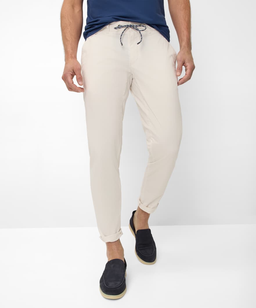 BRAX Hyperlight: Chino im Modern Fit Style Fabio