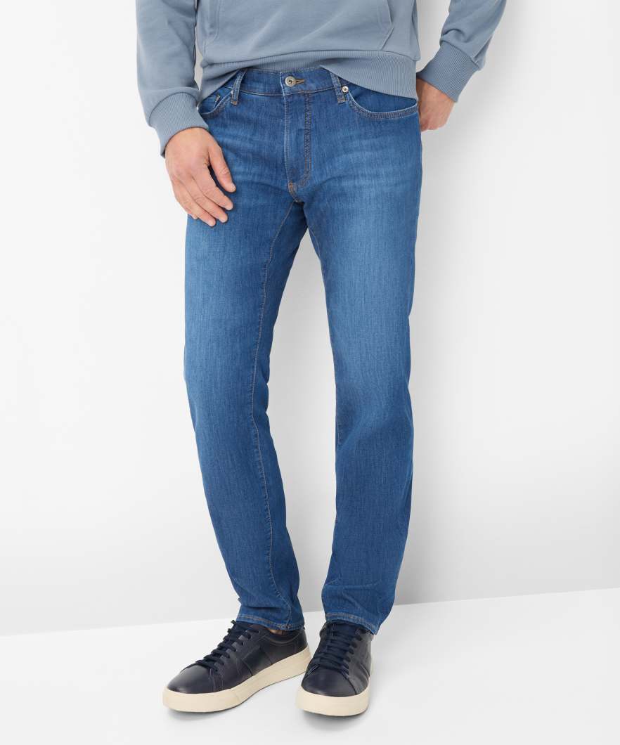BRAX Hi-Flex Light: Five-Pocket-Jeans im Modern Fit Style Chuck
