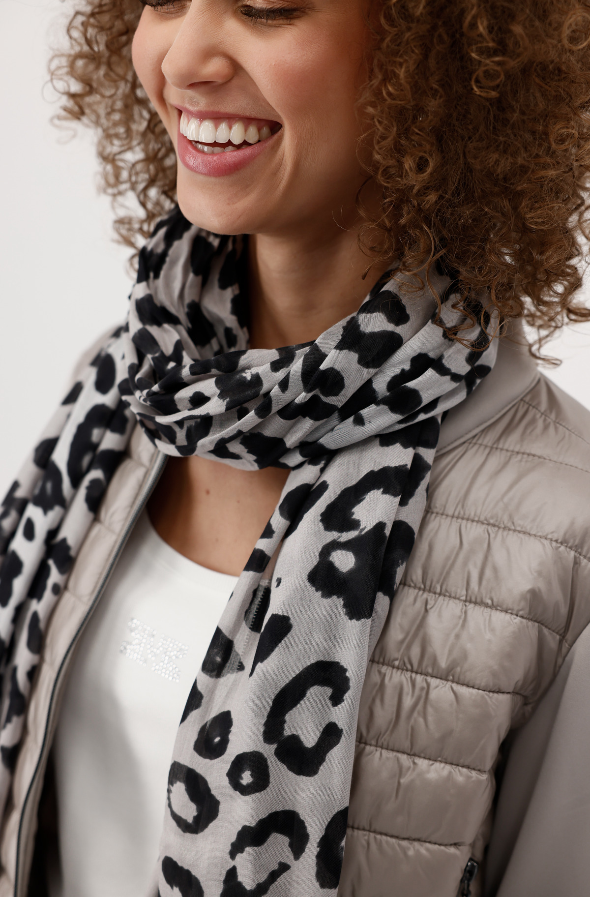 Monari Schal, greige gemustert