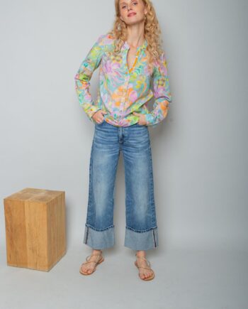 Emily Van den Bergh Bluse mit abgerundetem Saum und Knopfleiste
